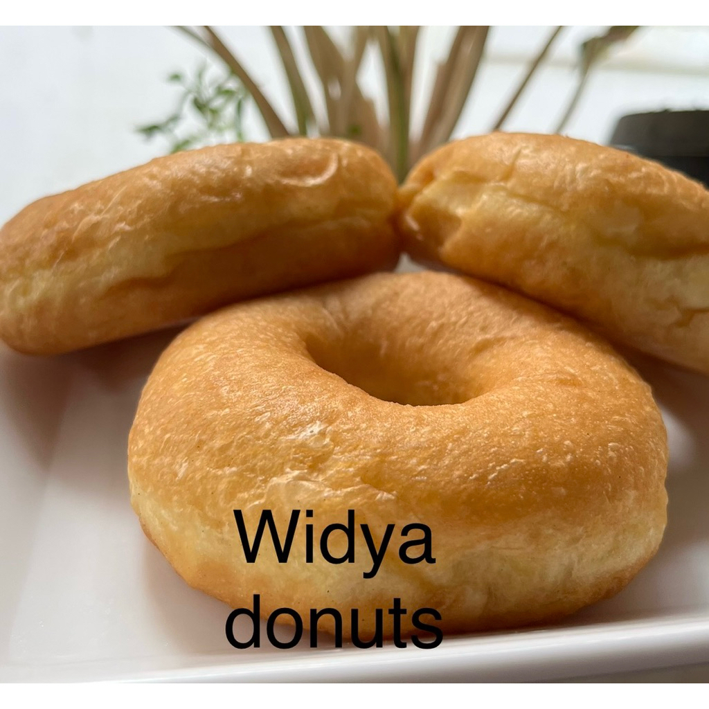 

Donat frozen Isi 10 pcs made by widya dimsum