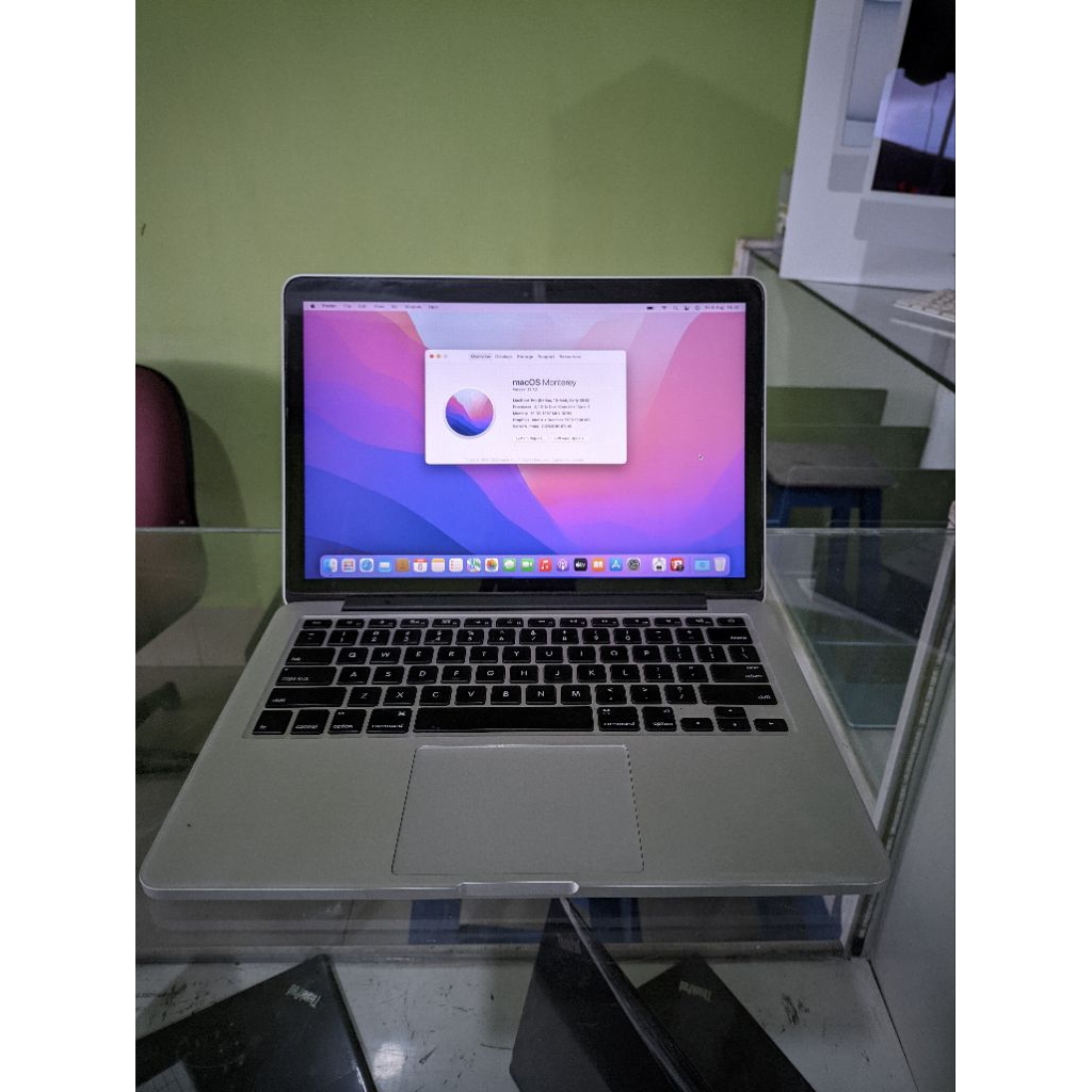 Macbook Pro Retina 2015 CTO 13 inch intel i7 Ram 16gb minus