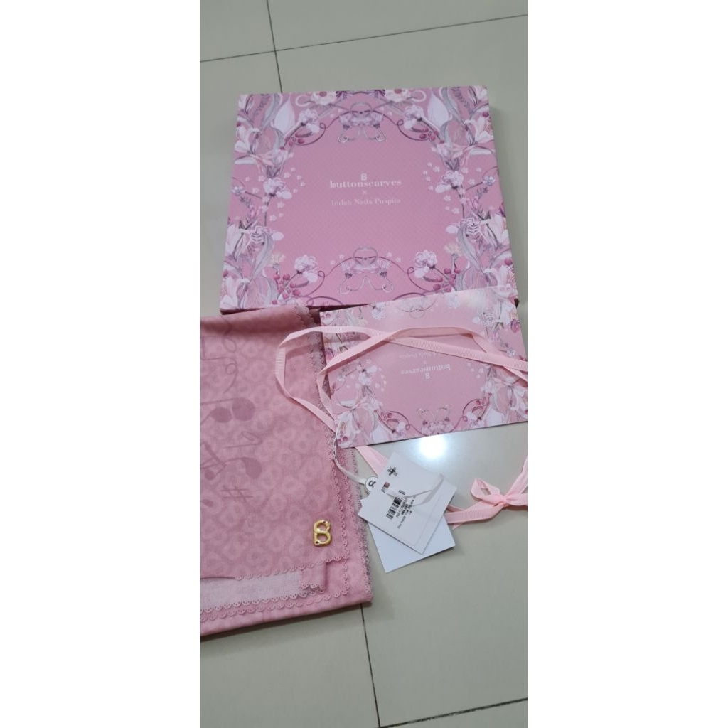 Buttonscarves XL VVGC