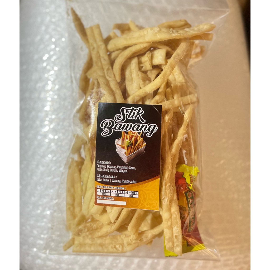 

Stik Bawang Atha Kitchen Renyah dan Gurih