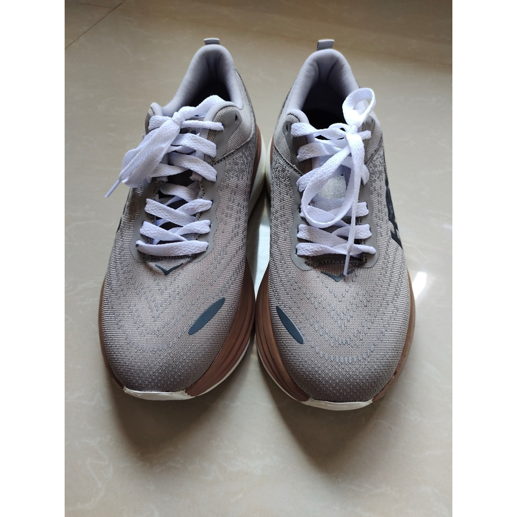 Sepatu HOKA Preloved Masih Baru
