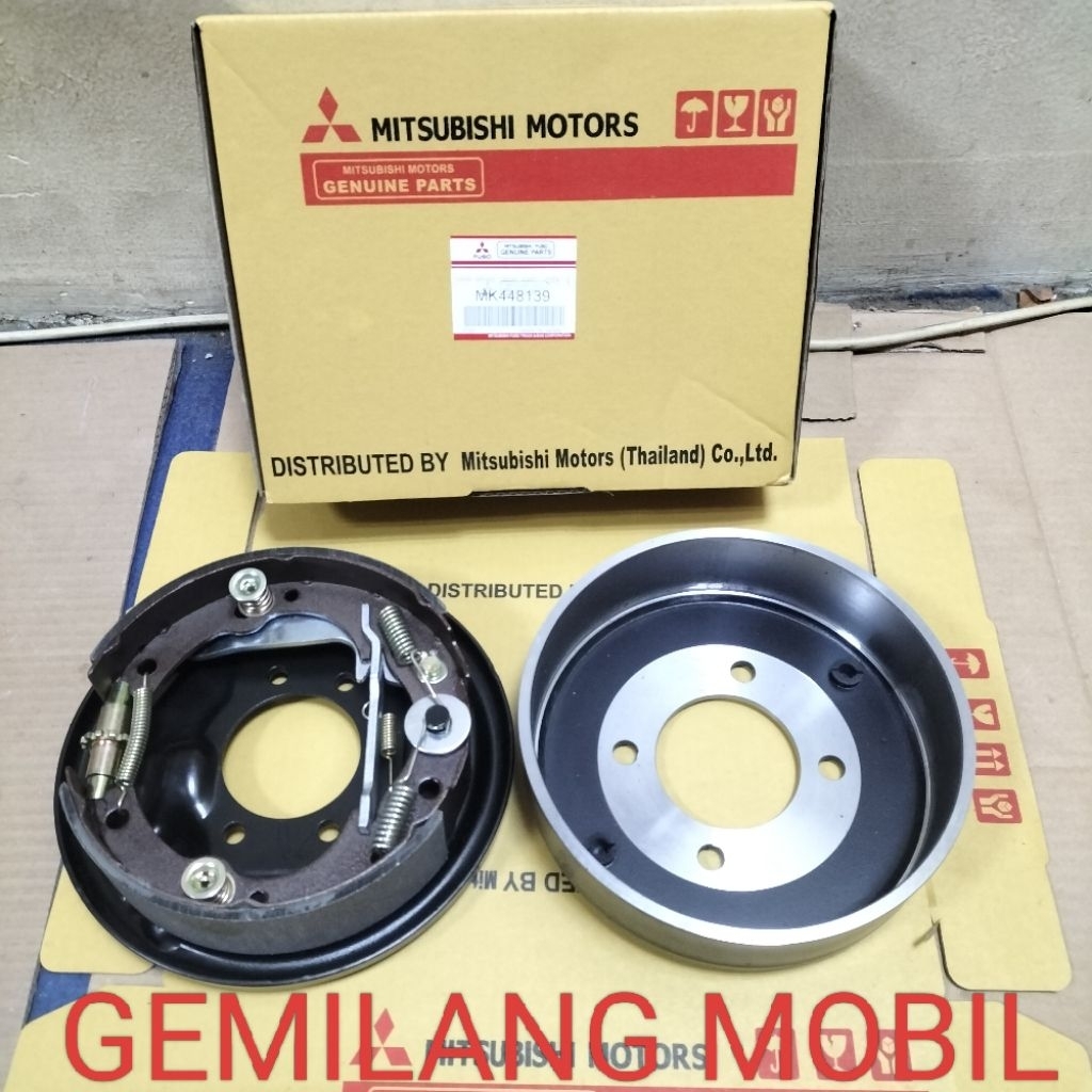 TROMOL REM TANGAN HAND BRAKE SHOE REM TANGAN KOMPLIT MITSUBISHI PS125 CANTER TURBO MK448139 ORIGINAL