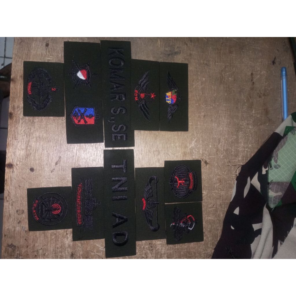 

papan lengkap/brevet tni