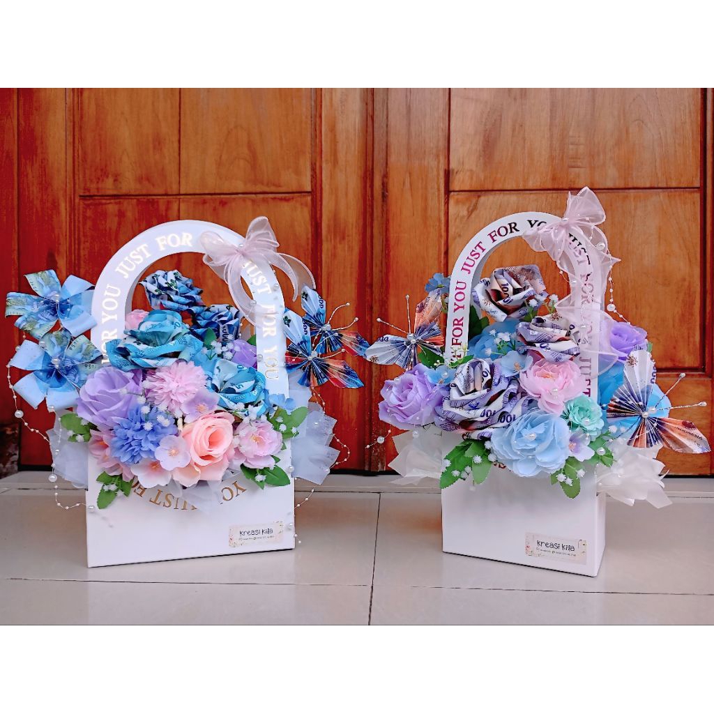 Bloom Box Just For You Money Bouquet