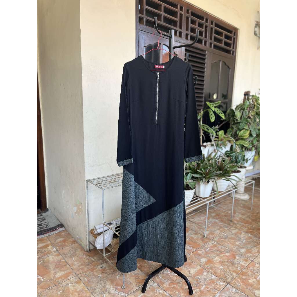 Preloved Abaya – Heaven Lights by Zerina Banu (Size S)