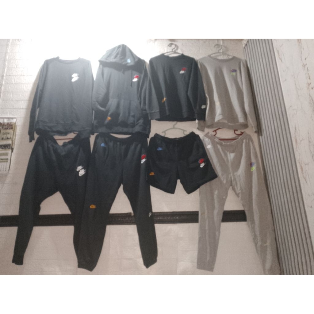 Borongan Nike Seven Swoosh & Triple Swoosh World Tour