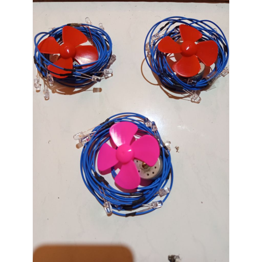 LAMPU LAYANGAN 1 SET LAMPU & DINAMO UNTUK HIAS LAYANG-LAYANG.