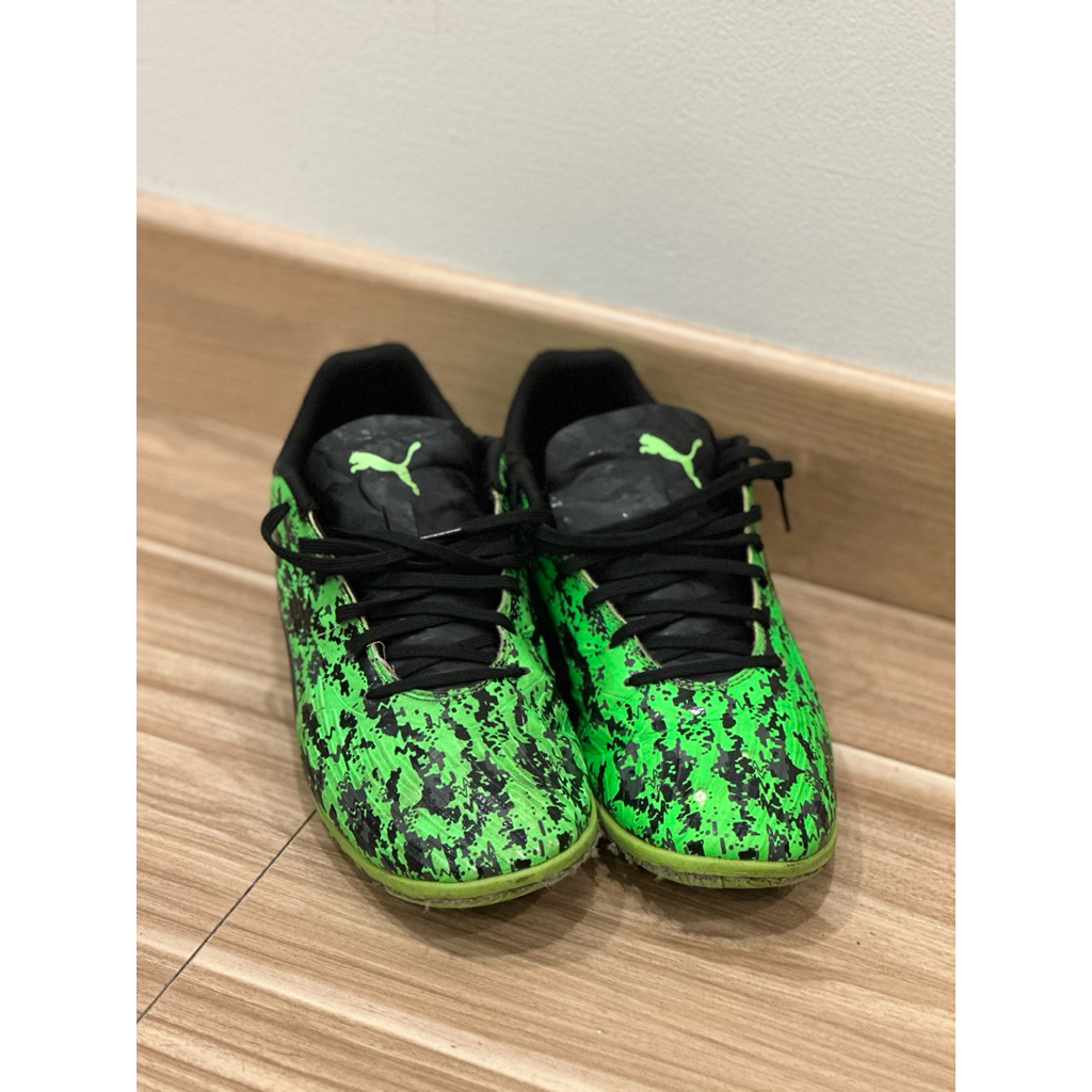 Sepatu Futsal Puma 40.5 / 26 cm Asli Original Second Bekas Like New