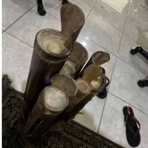 Kentongan bambu hitam