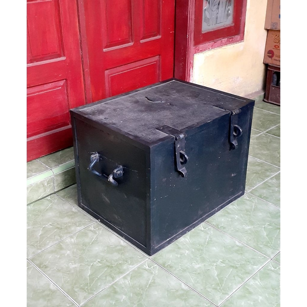 Peti Besi Kuno Tua Eropa 25000 Gulden VIANEN ZUIDHOLLAND Tahun 1897