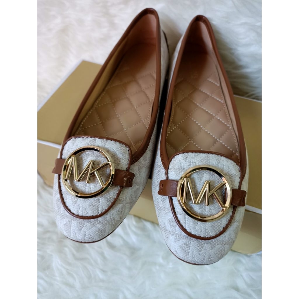 Sepatu Michael Kors MK Lillie Signature Size 7