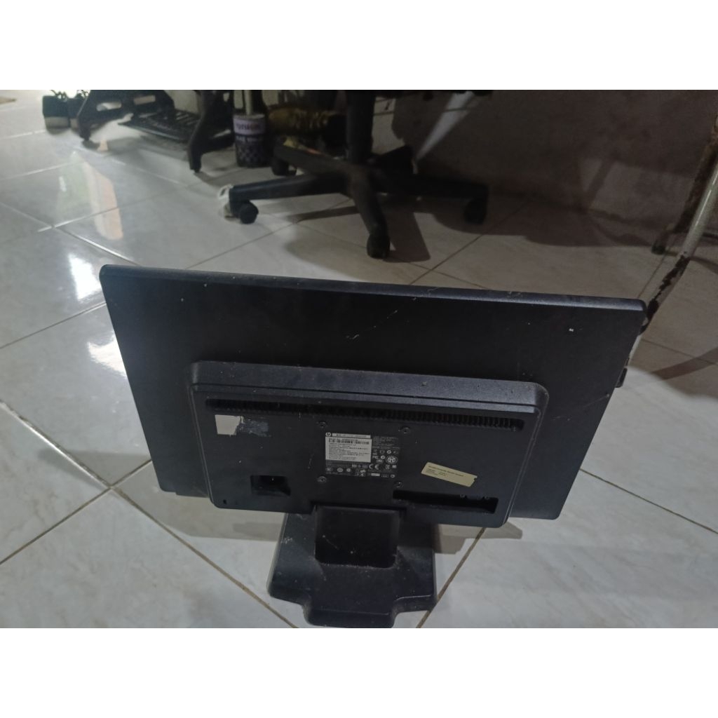 monitor pc 19 inch wide merek hp minus warna pecah garis garis