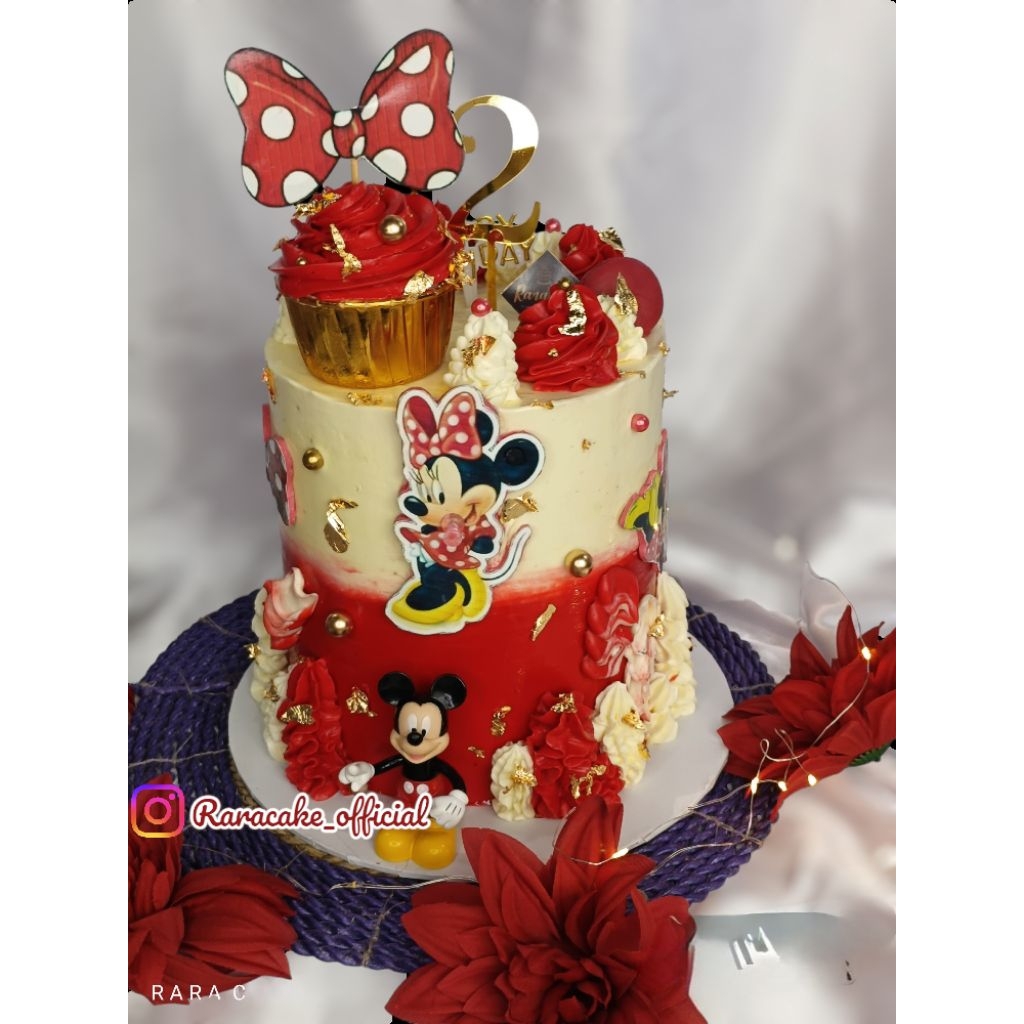 

Mickey mouse red custom cake