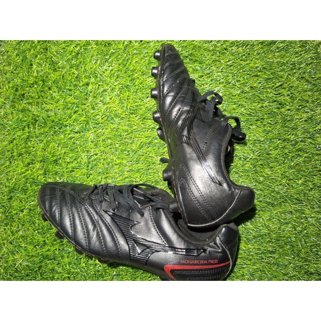 sepatu bola size 38
