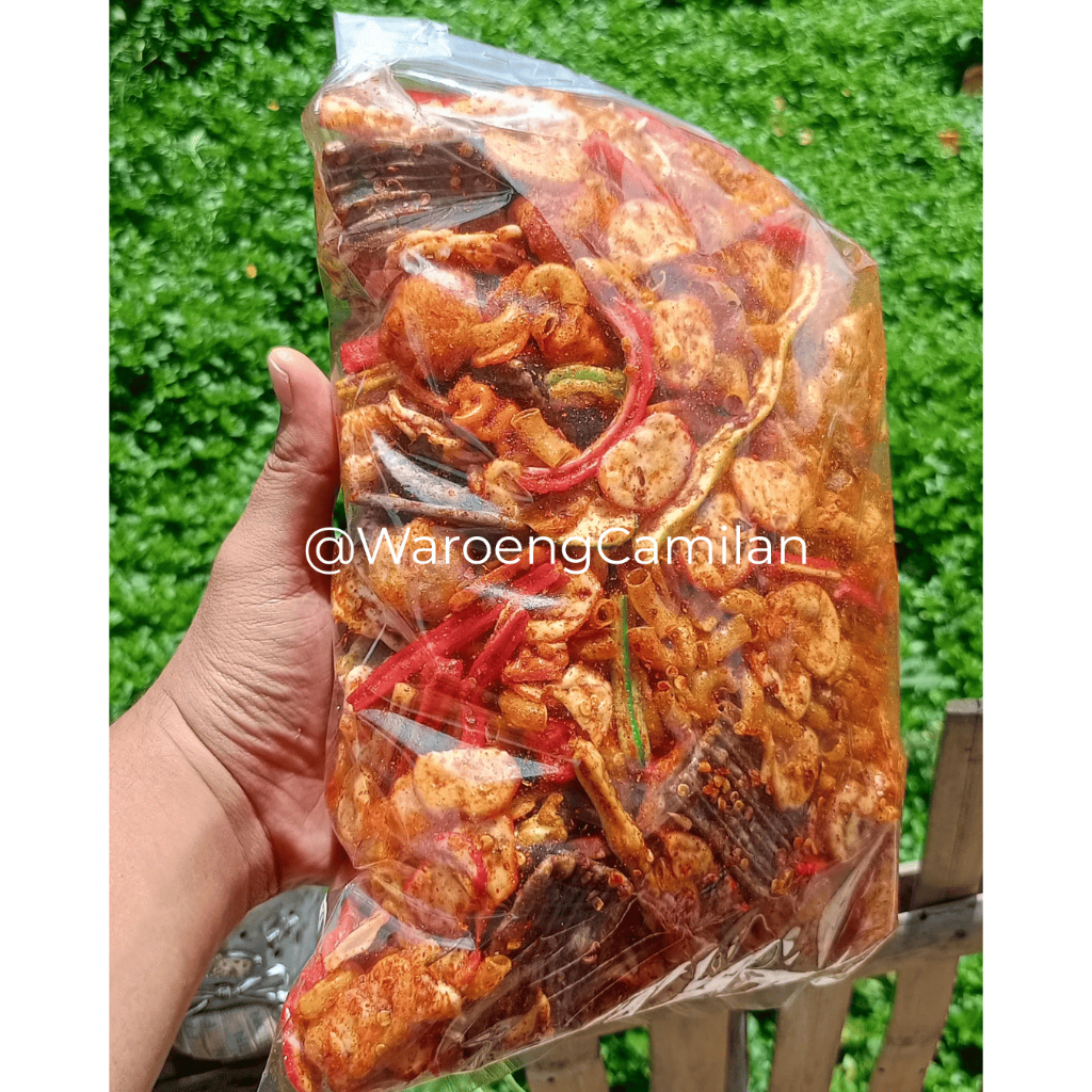 

Kerupuk seblak campur seblak mix campur pedas daun JERUK isi 1 kg