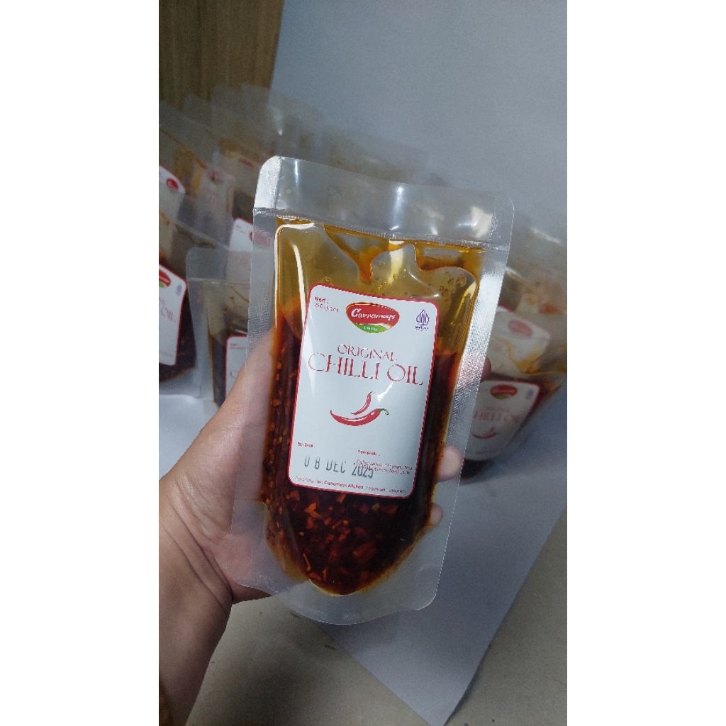 

Chili Oil Halal Minyak Cabai 500 gr Untuk Dimsum Mie Gyoza Pangsit Chili Oil