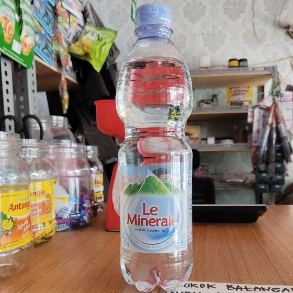 

Le Mineral Water (air mineral pegunungan) 600ml
