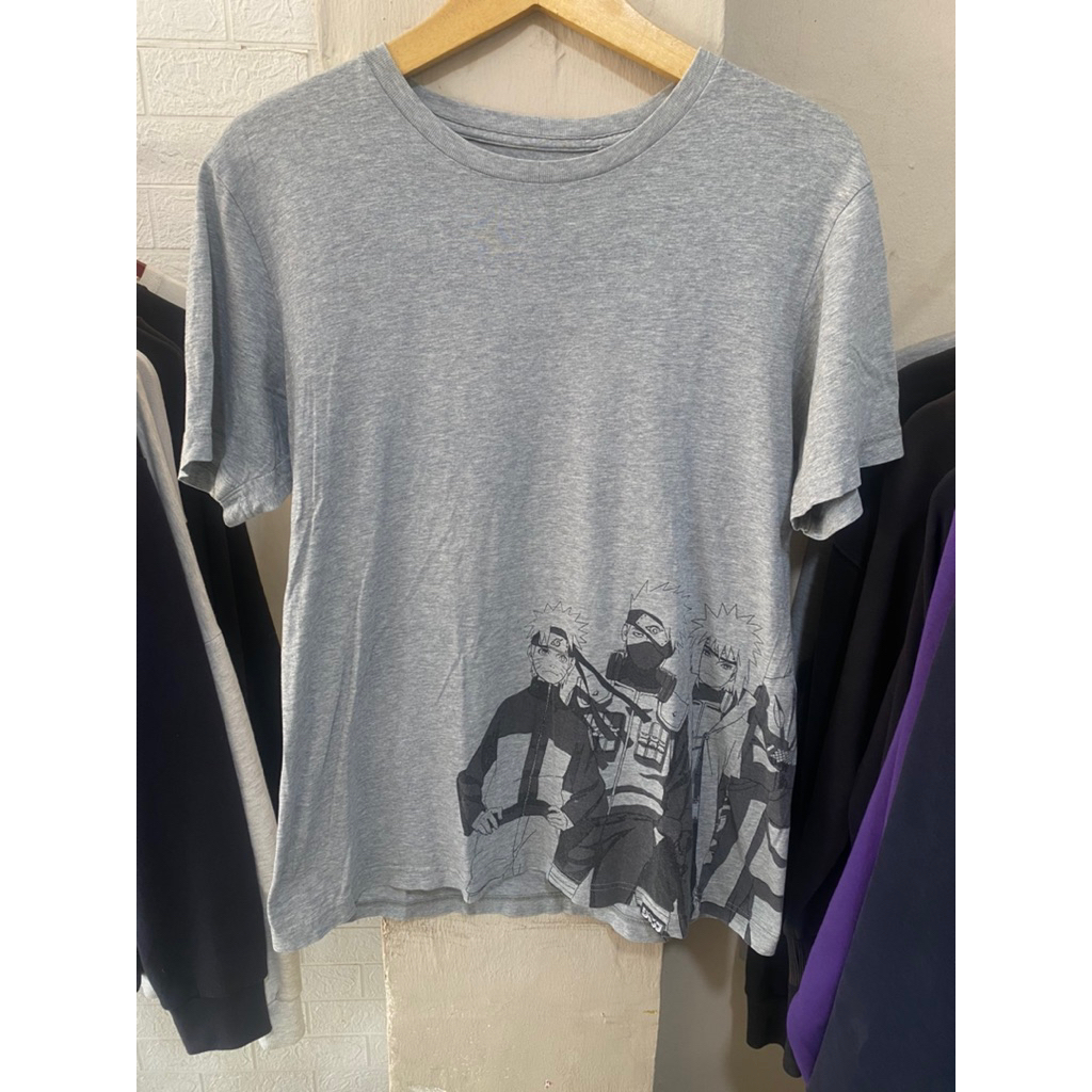 Kaos Uniqlo X Naruto