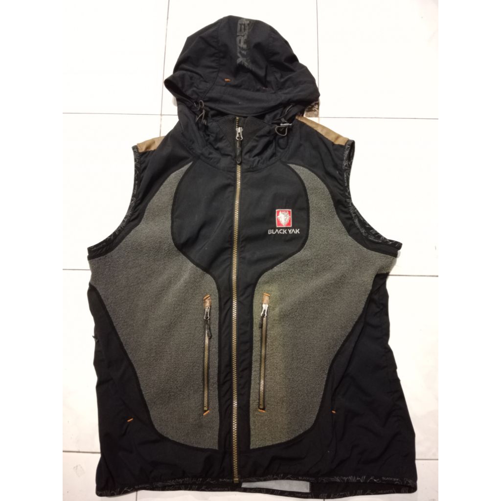 vest blackyak