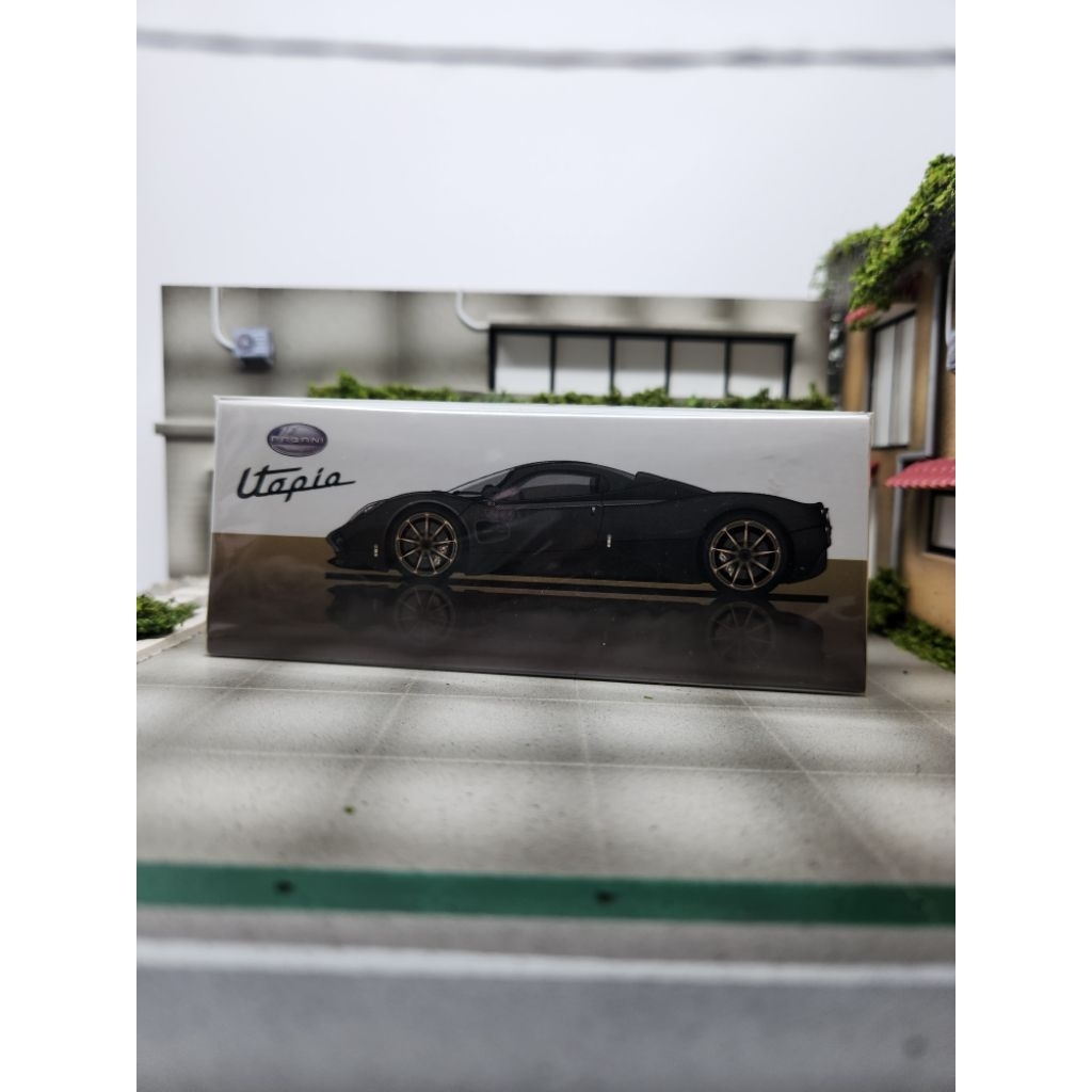 Tarmac Works 1/64 Pagani Utopia Full carbon