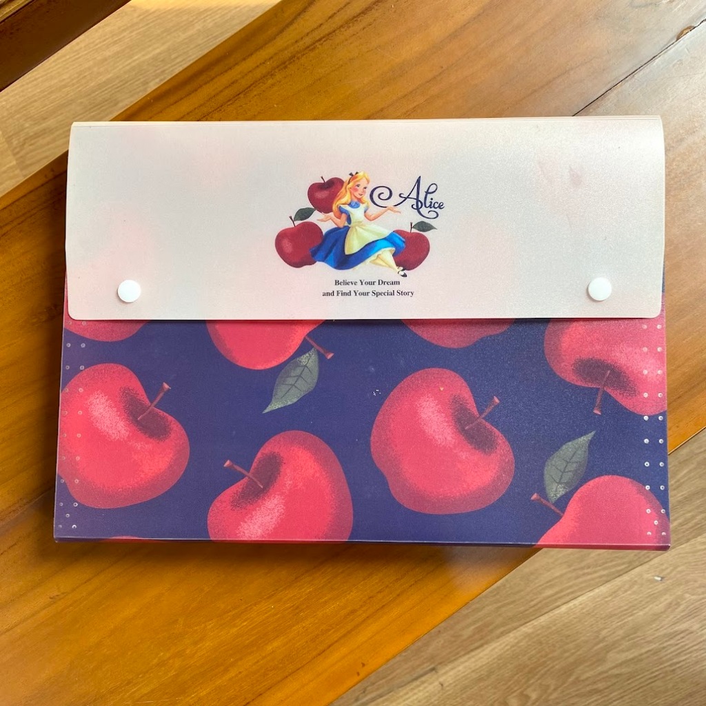 

Tas File Akordeon Portabel Disney Jepang Alice In Wonderland Pvc Tempat Penyimpan Folder Serbaguna Karakter Kartun Lucu Unik Gift Hadiah Kado