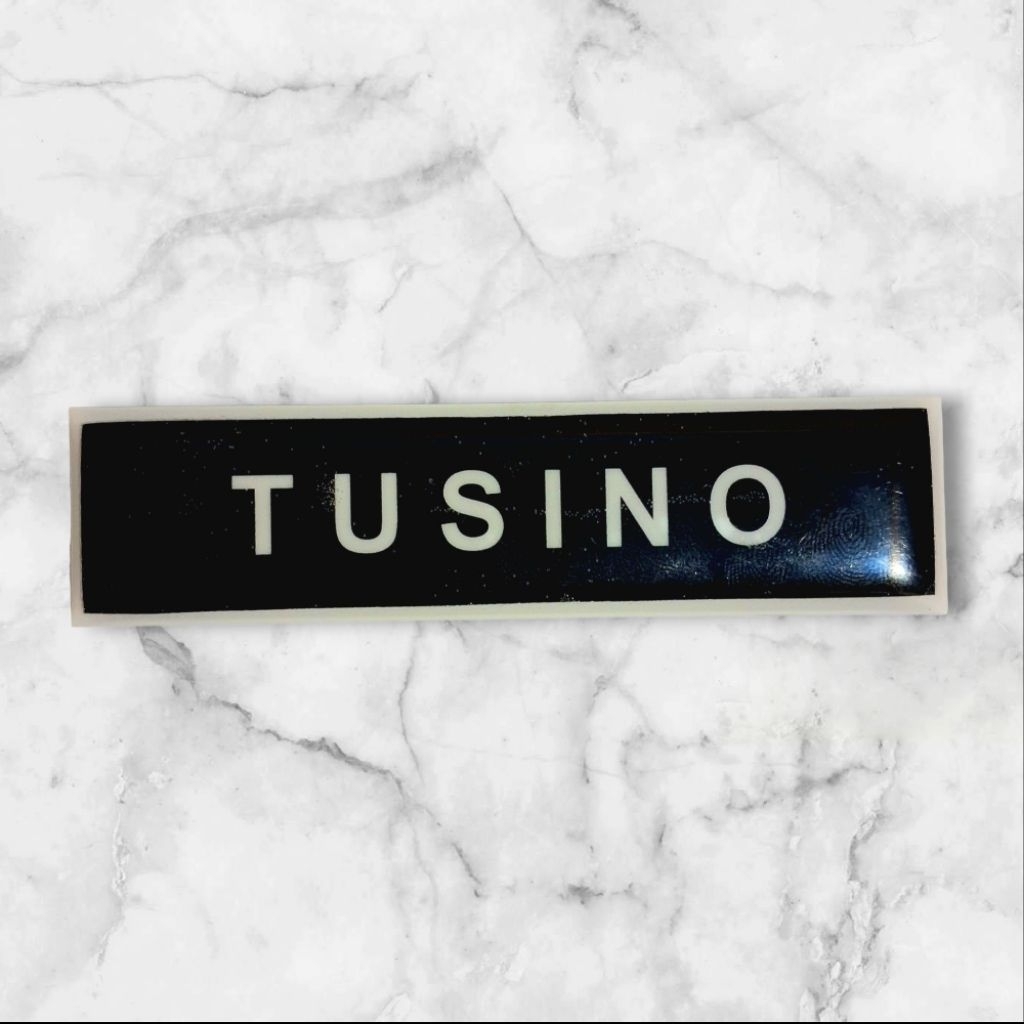 

Name tag Papan nama dada akrilik cembung resin - Name tag akrilik resin