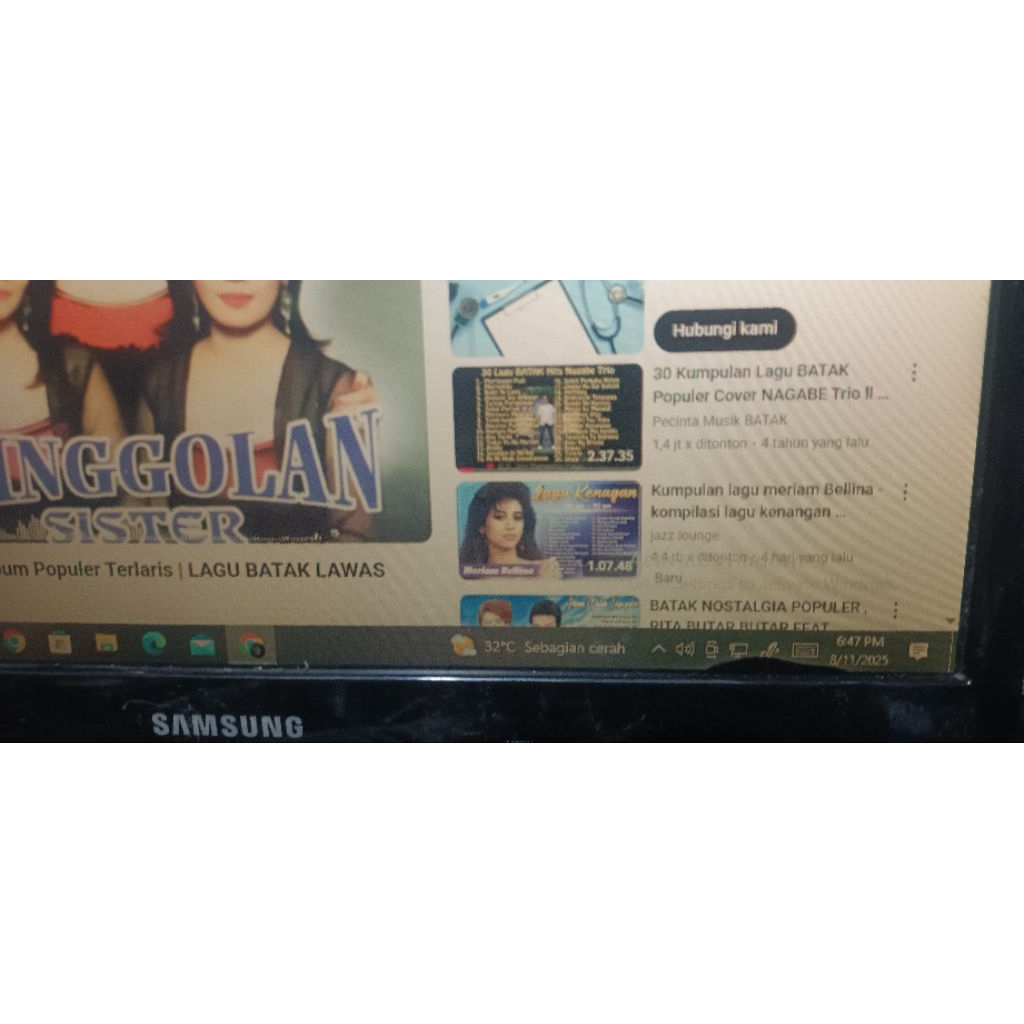 Monitor komputer 19 minus tompel bawah