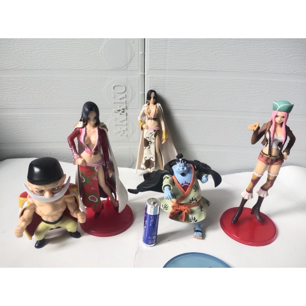 action figure jinbe one piece kru mugiwara luffy, boa hancock, shirohige,  jewelery booney brand dan