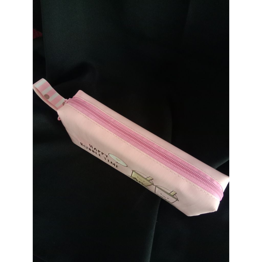 

Tempat pensil Boba Ku