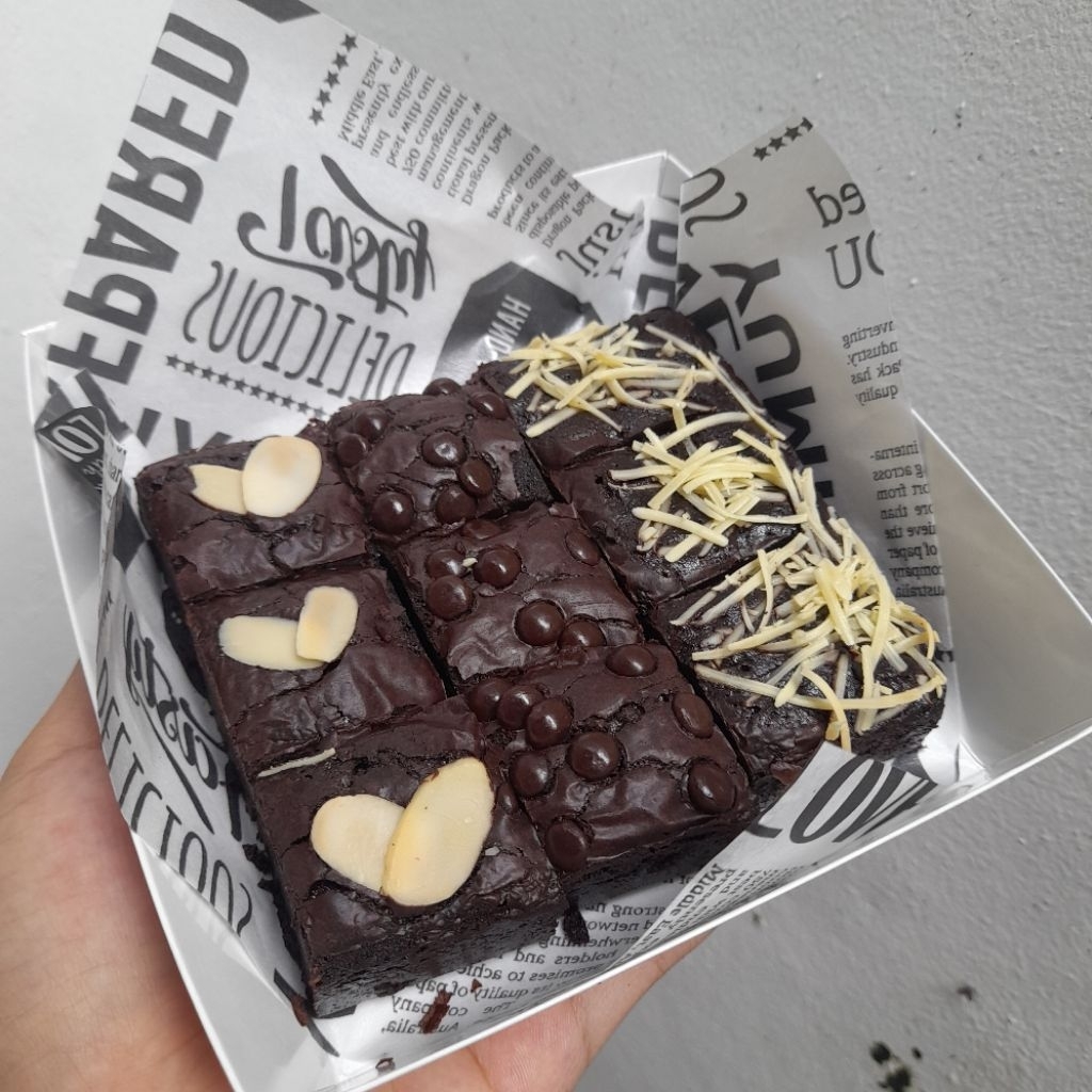 

Brownies panggang fudgy brownies mini size 10x10 mix toping