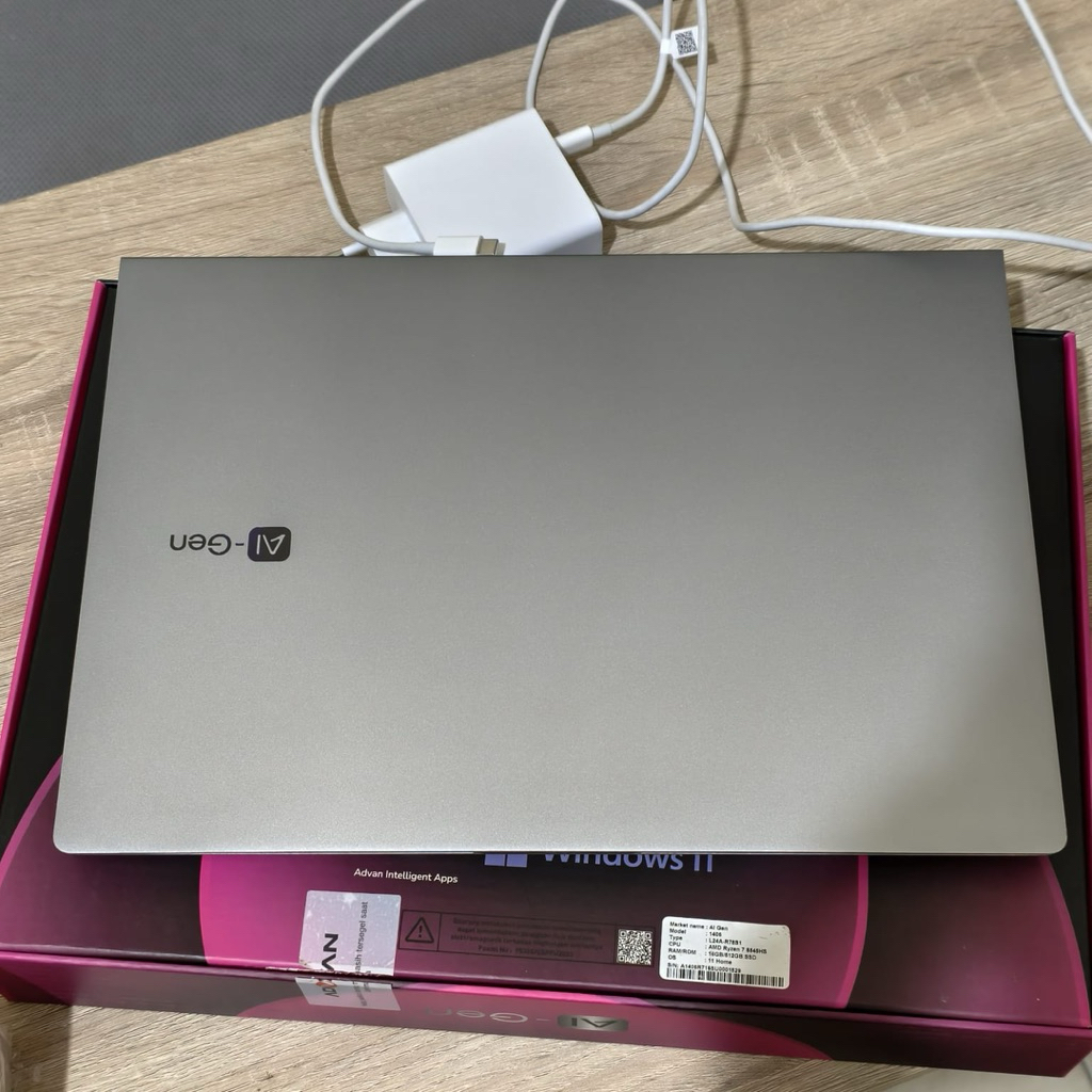 Advan AI Gen Ryzen 7 8845HS 16GB 512GB