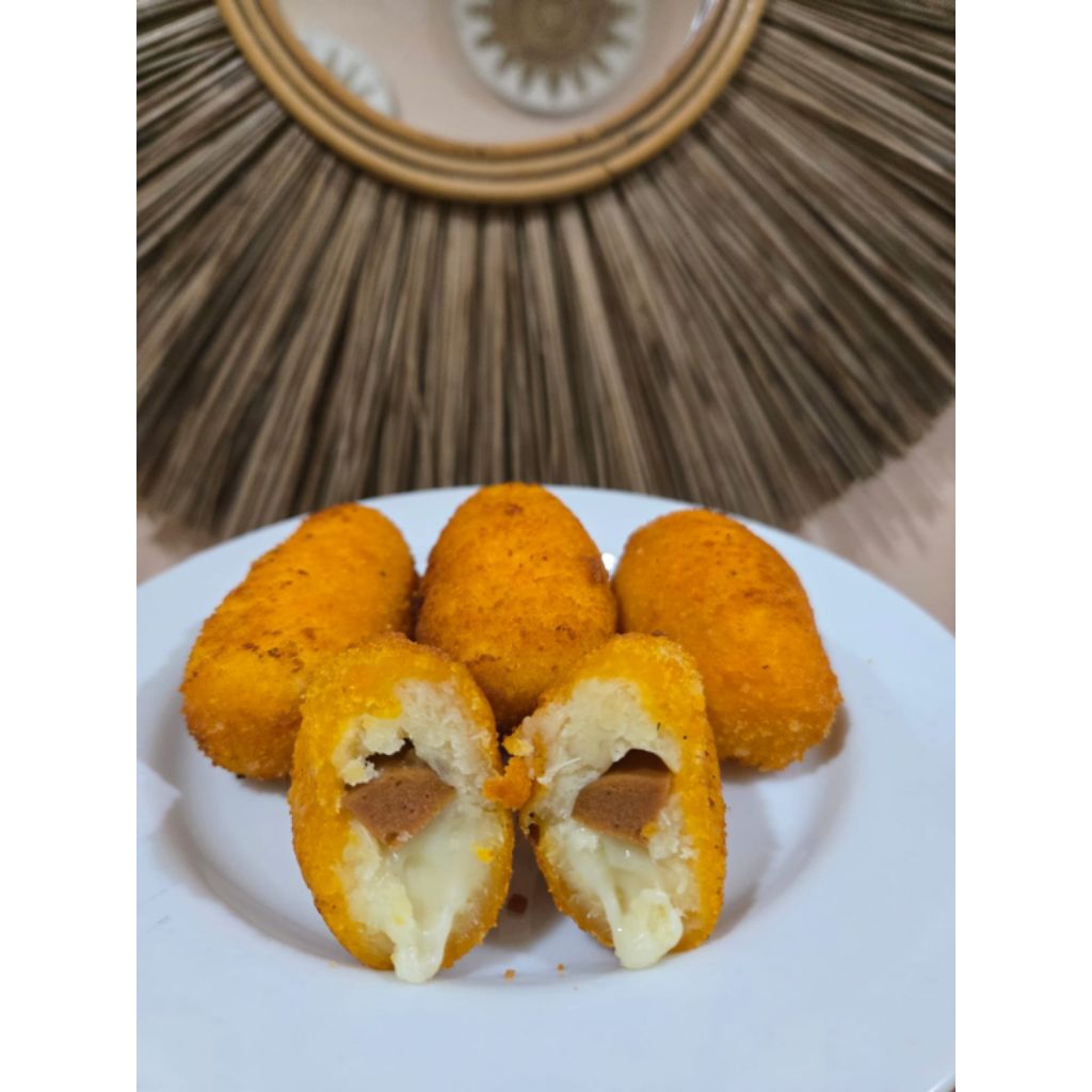 

singkong isi sosis mozarella (Simorella) frozen