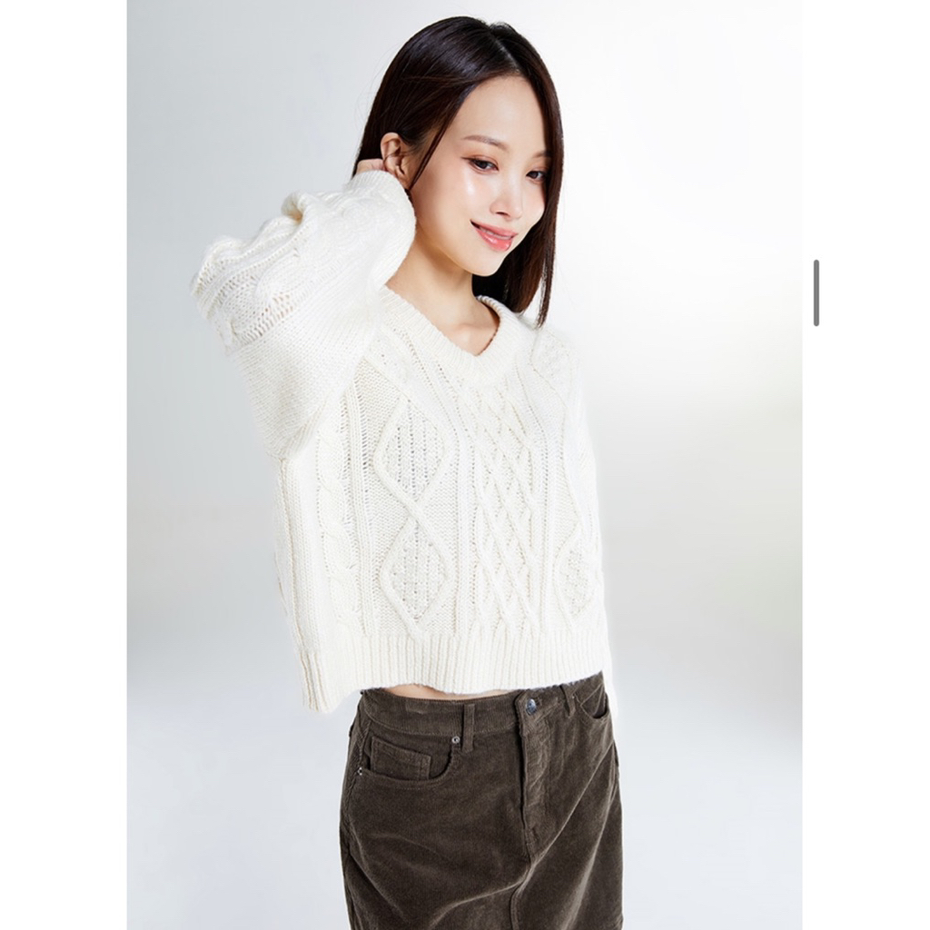 READY STOCK SPAO AUTHENTIC V NECK KNIT SWEATER IVORY