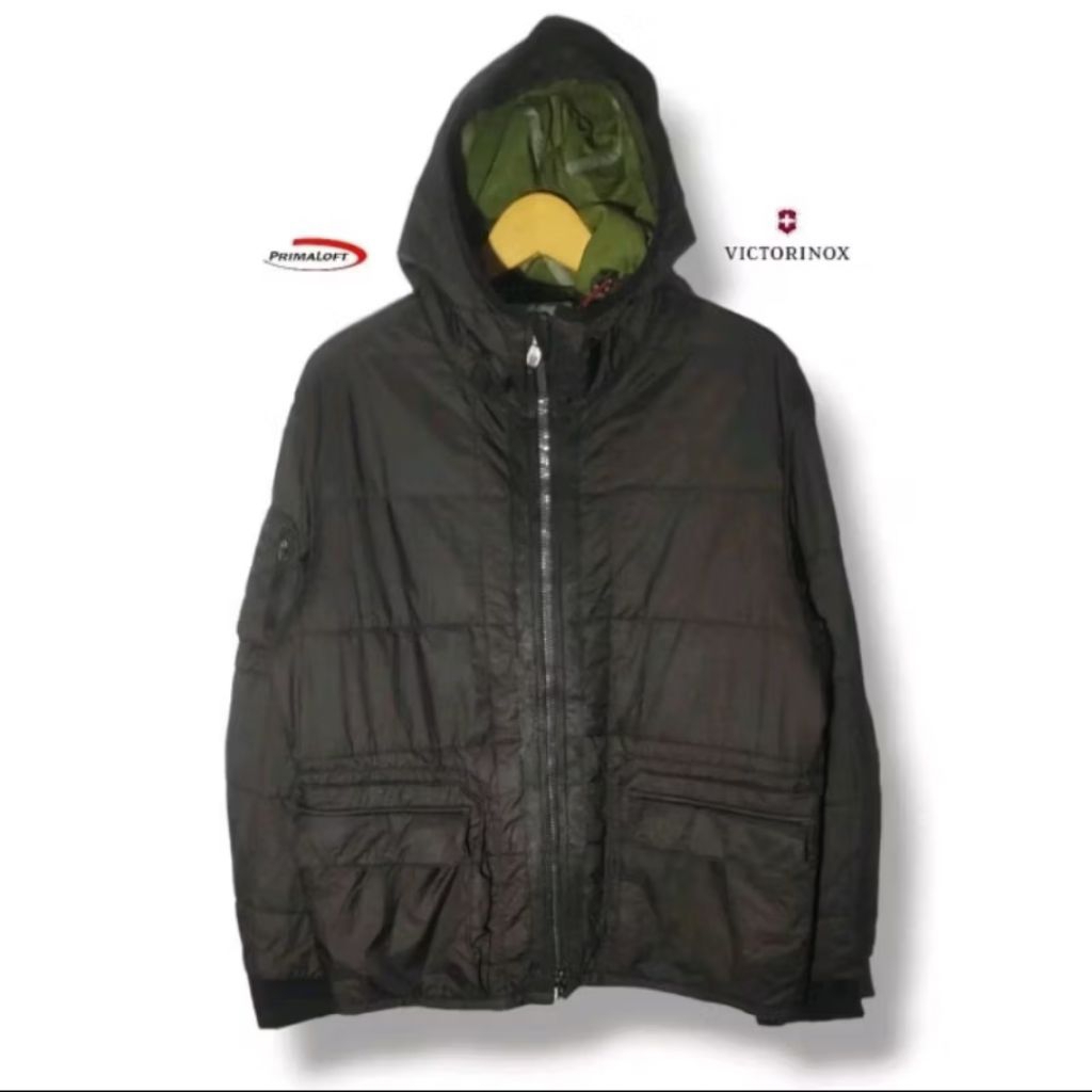 VICTORINOX Winter Puffer Jacket Primaloft Size tag M fit L (P70xL58)‎