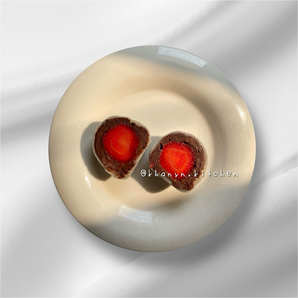 

Mochi Chocolate Strawberry - Khanyn Kitchen