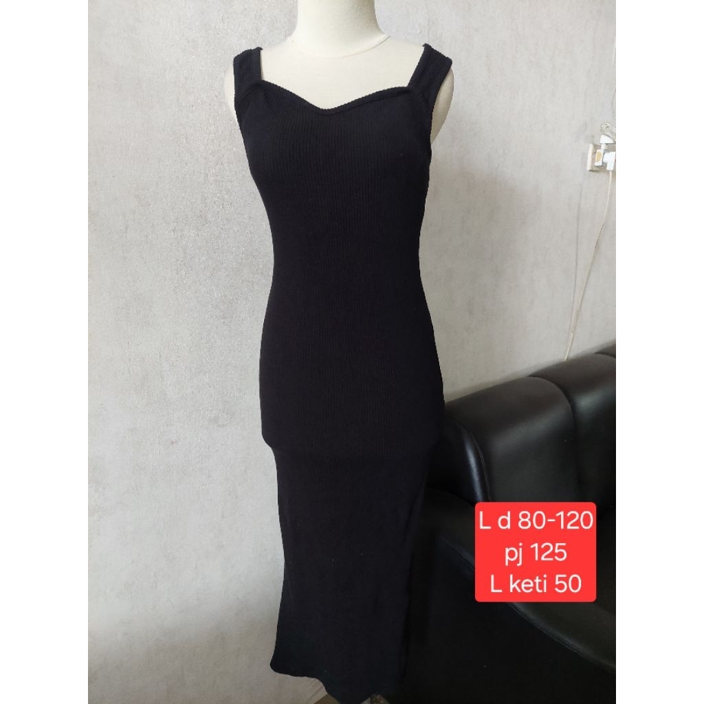 Seouler maxy dress knit long dress rajut fit body warna hitam