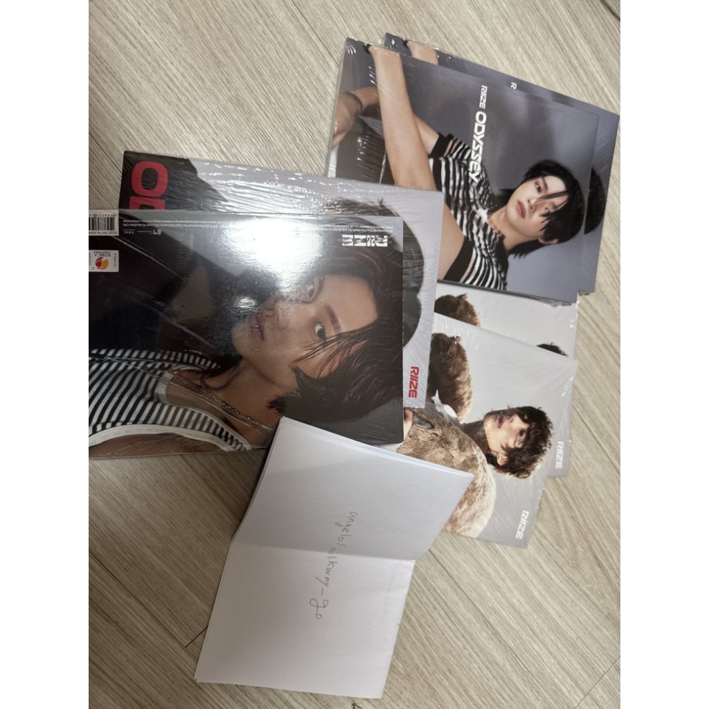 

Album Sealed RIIZE Odyssey Photobook version