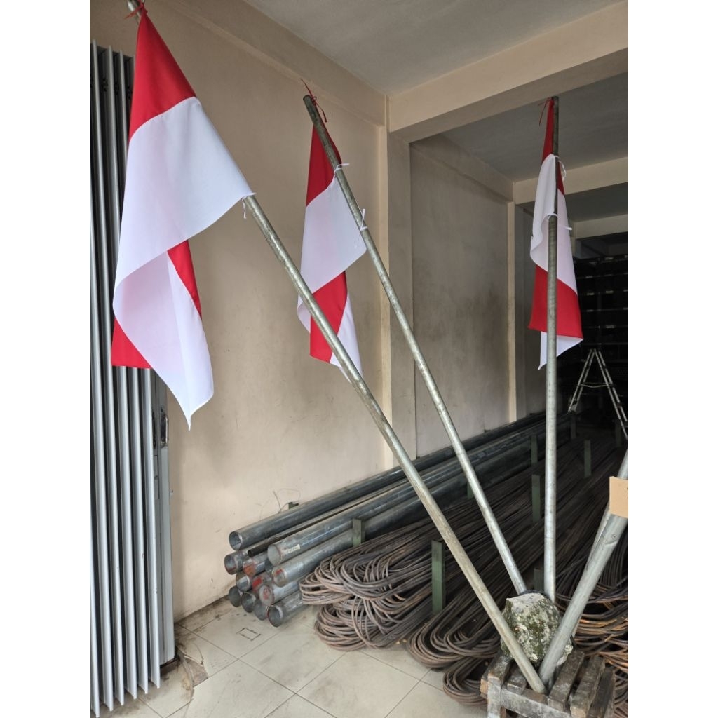 Tiang Bendera + Bendera Merah Putih