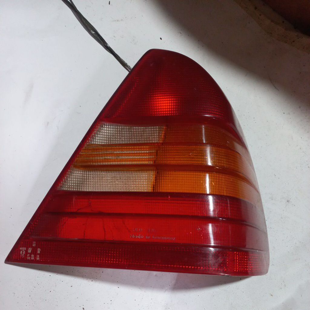 MIKA STOP LAMP KANAN MERCY C CLASS W202 94 SD 97 ORIGINAL