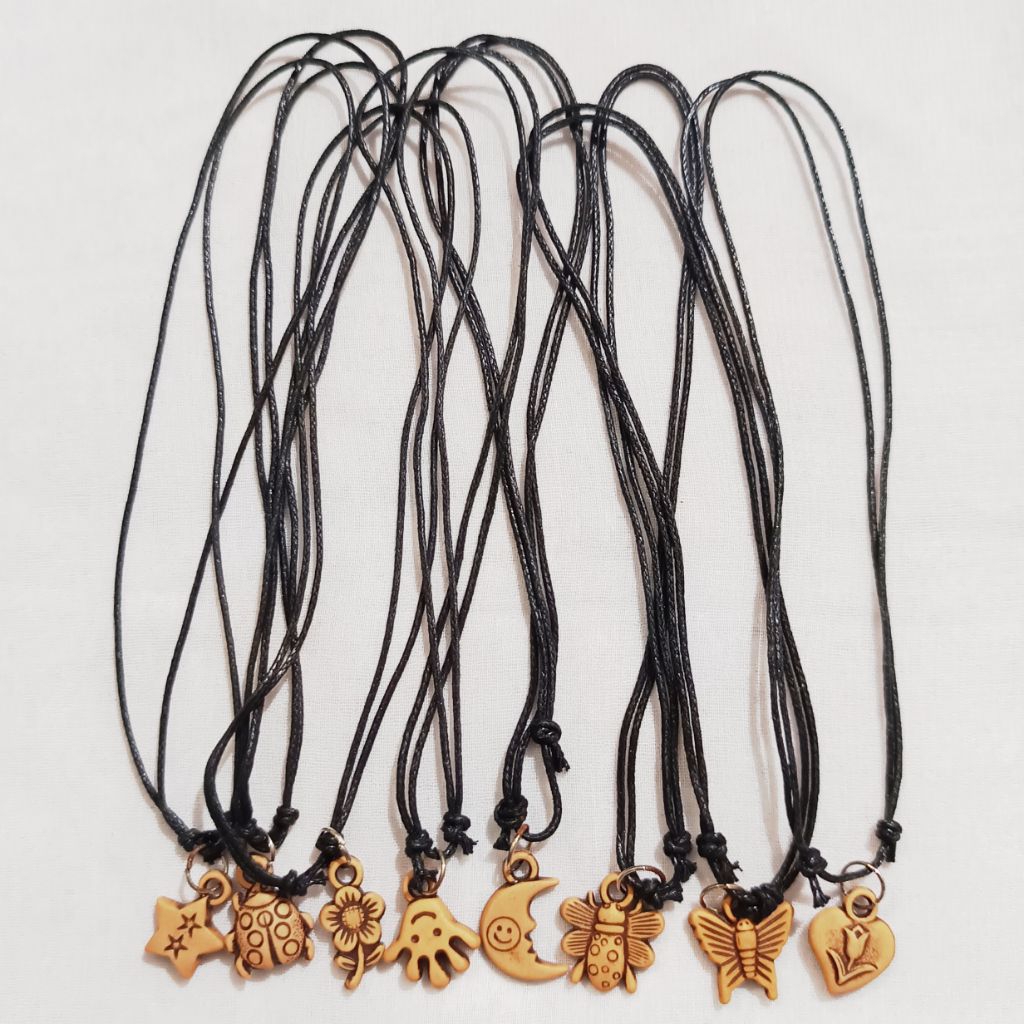 Kalung tali hitam bandul coklat estetik