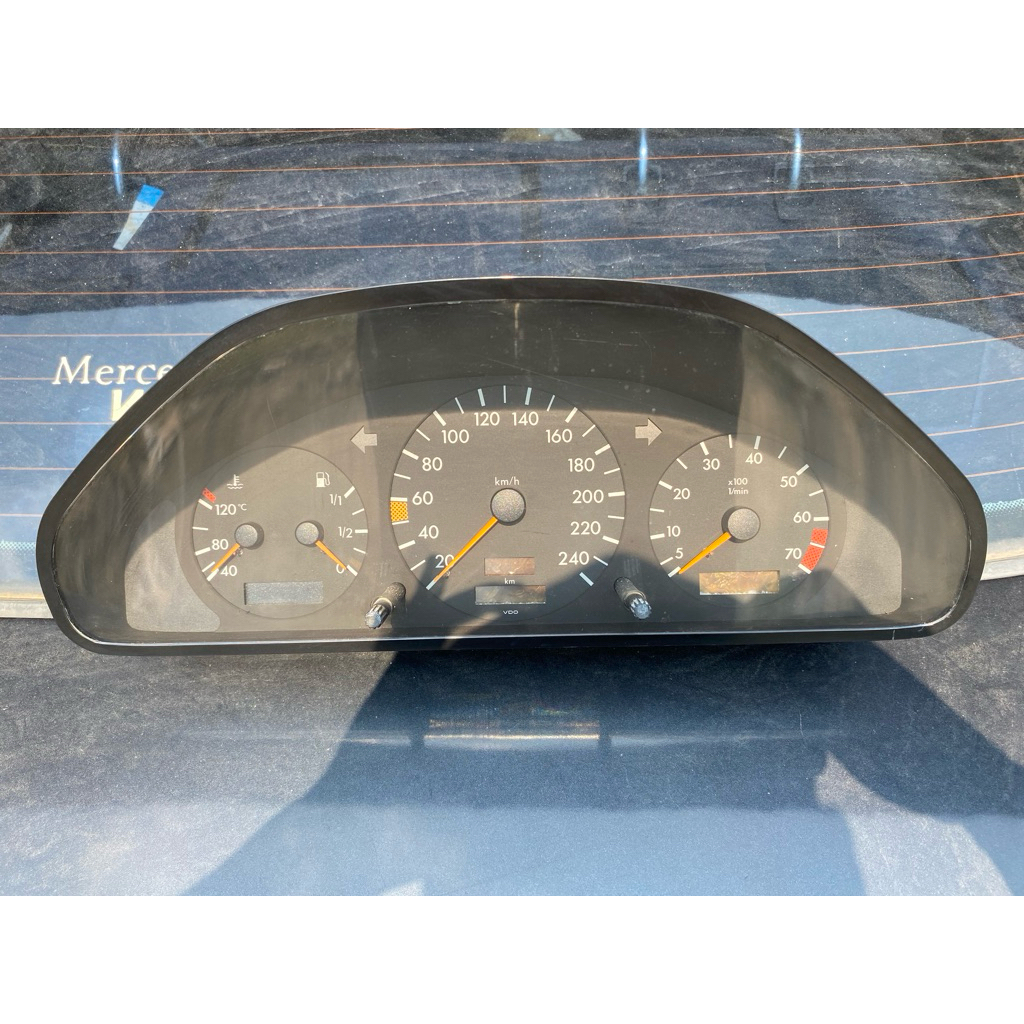 Speedometer W202