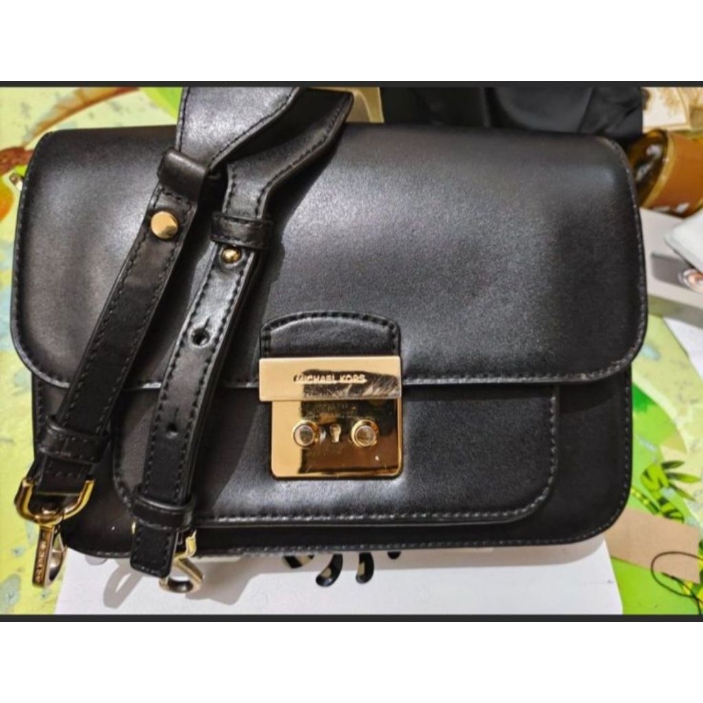 Tas Selempang MK Hitam