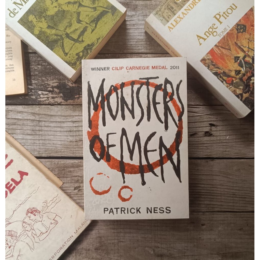 Buku Langka Monsters Of Men - Patrick Ness