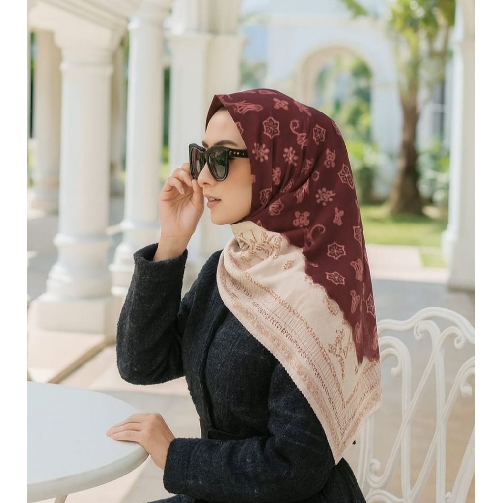 Mono Maroon Series Kerudung Motif Segi Empat Hijab Voal Premium Jilbab Scarf Printing Kekinian Canti