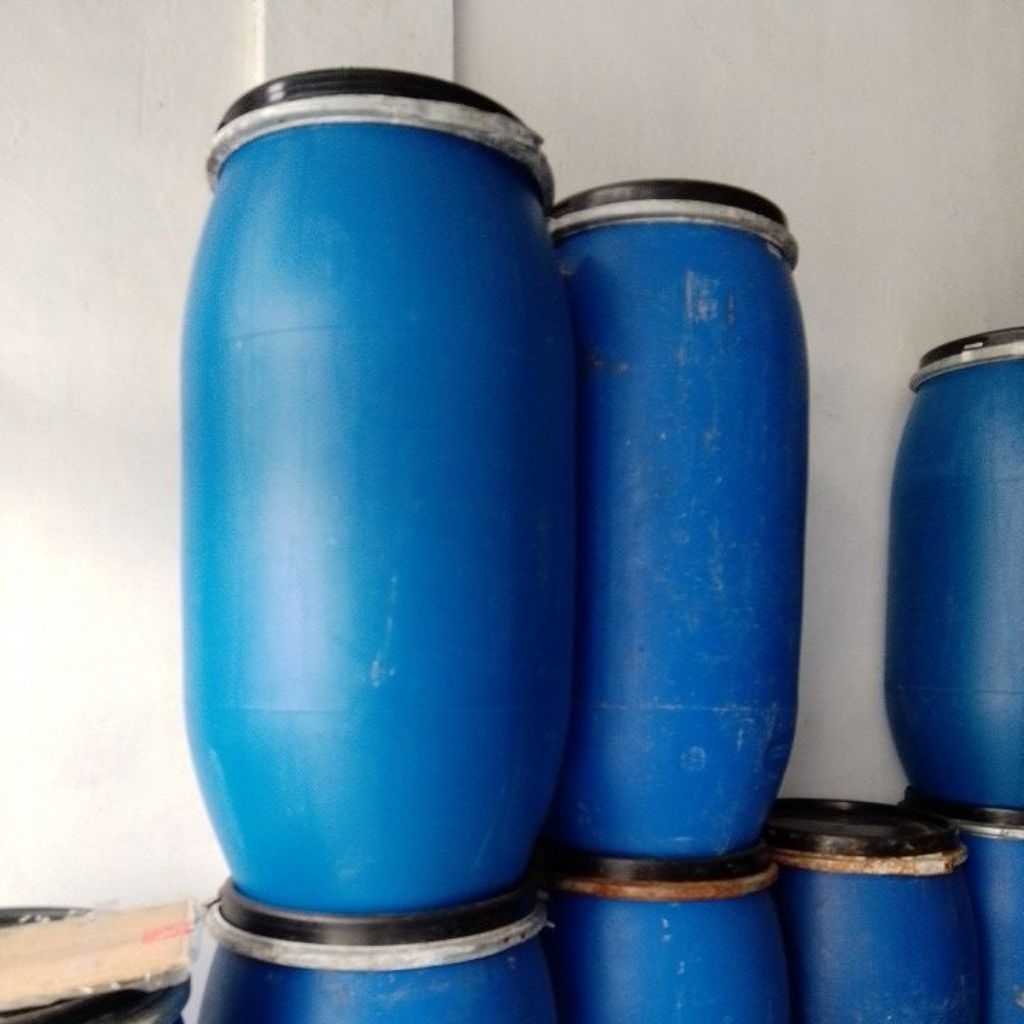 drum plastik 150liter .komplit klem dan tutup.tong plastik 150liter,tong silase,fermentasi