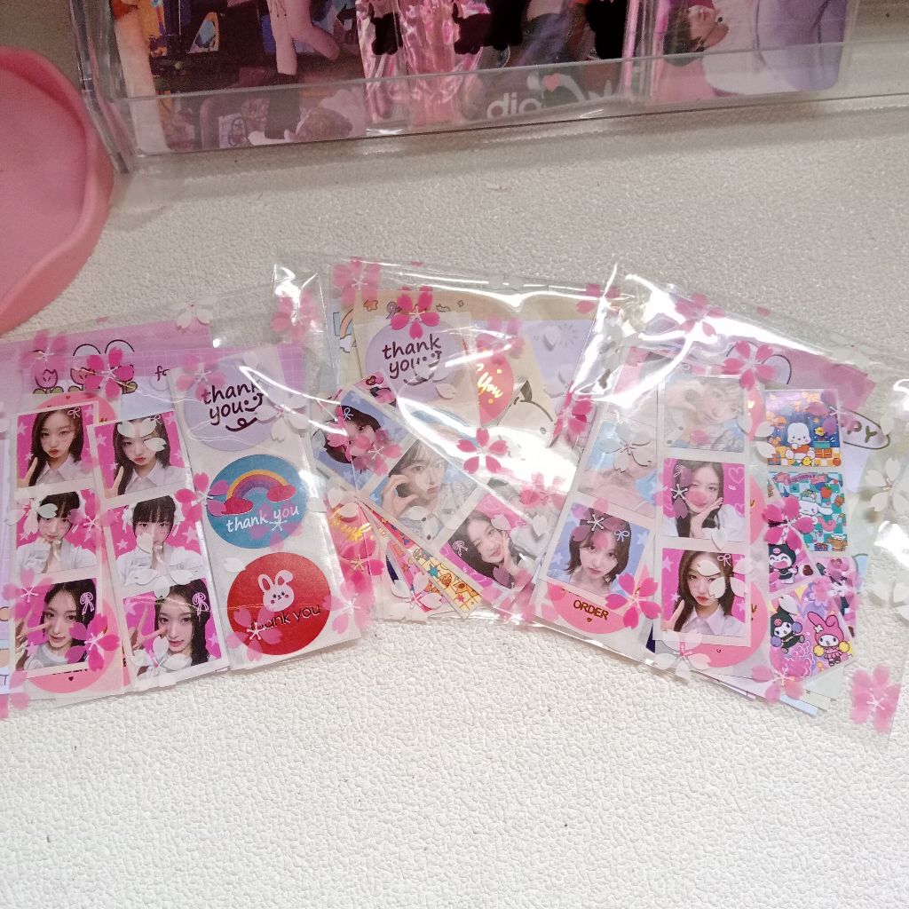 

freebies tambahan/isi stiker+memopad+permen/ektra freebies