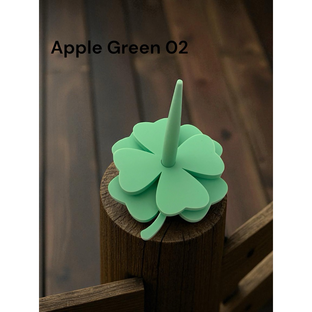 Four Leaf Clover Yarn Spinner | lucky Leaf Yarn Spinner | Four leaf Clover yarn holder | Crochet Yar