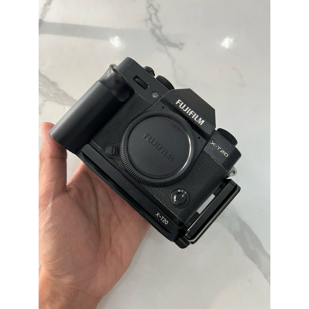 FUJIFILM xt20 body only
