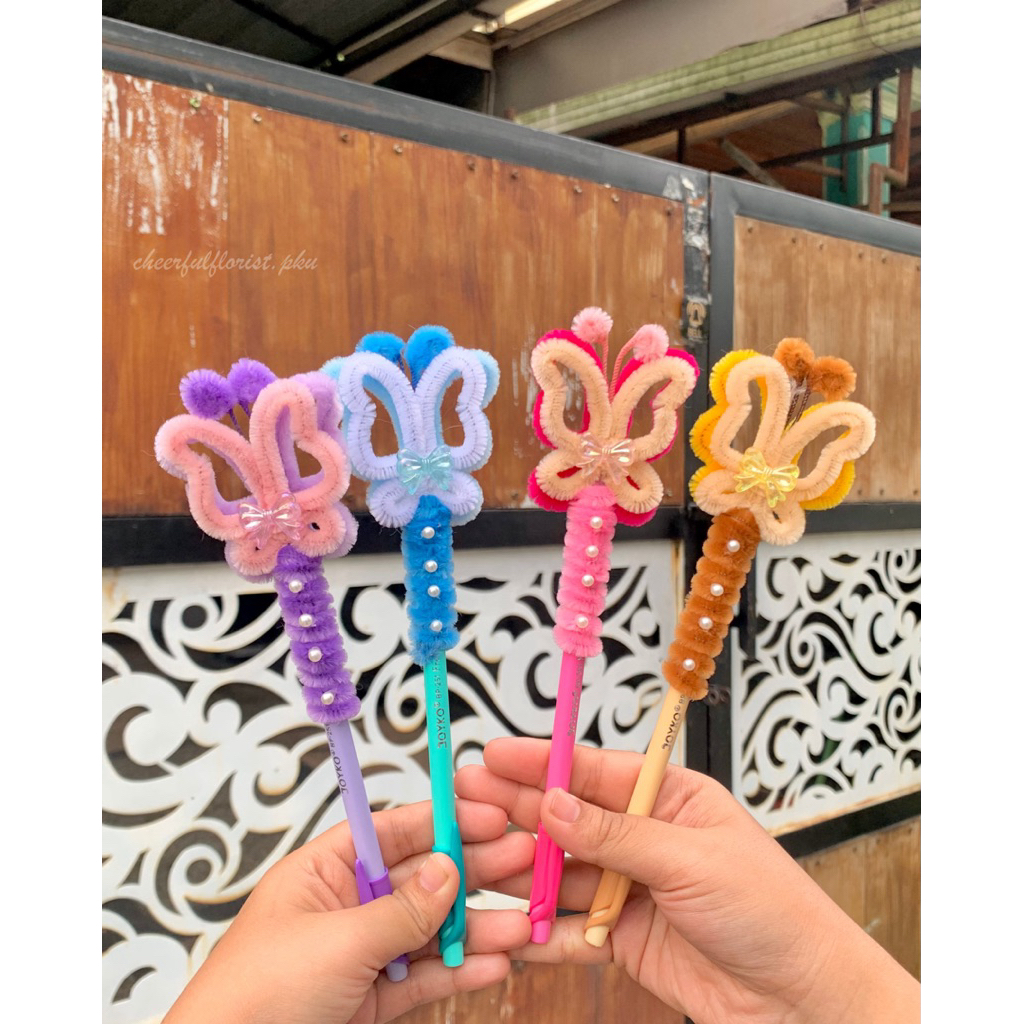 

Pena Karakter — Kawat Bulu