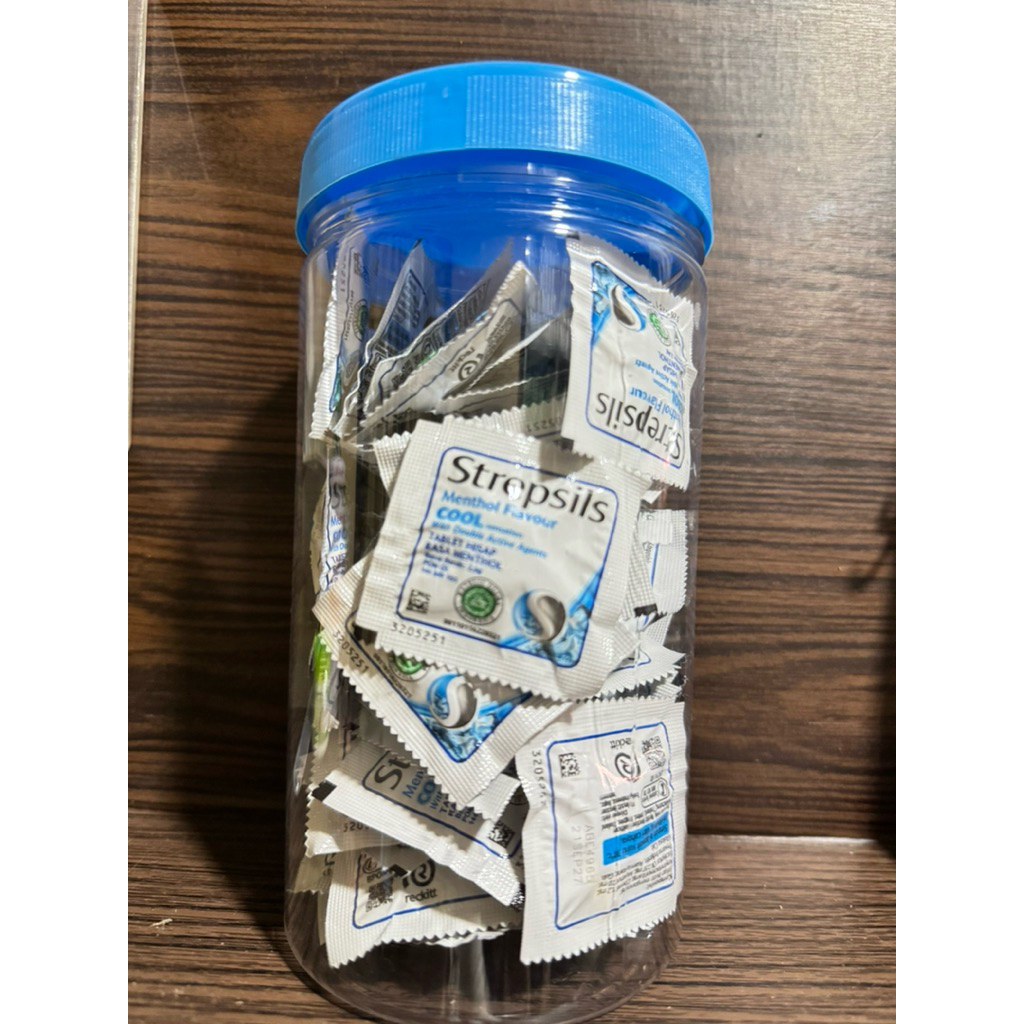 

Toples Strepsils Menthol Cool Sensation isi 48